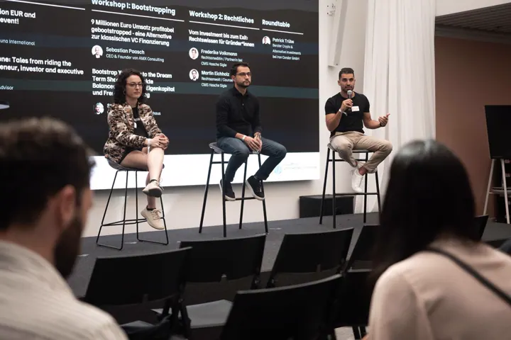 Podiumsdiskussion mit vier Gästen